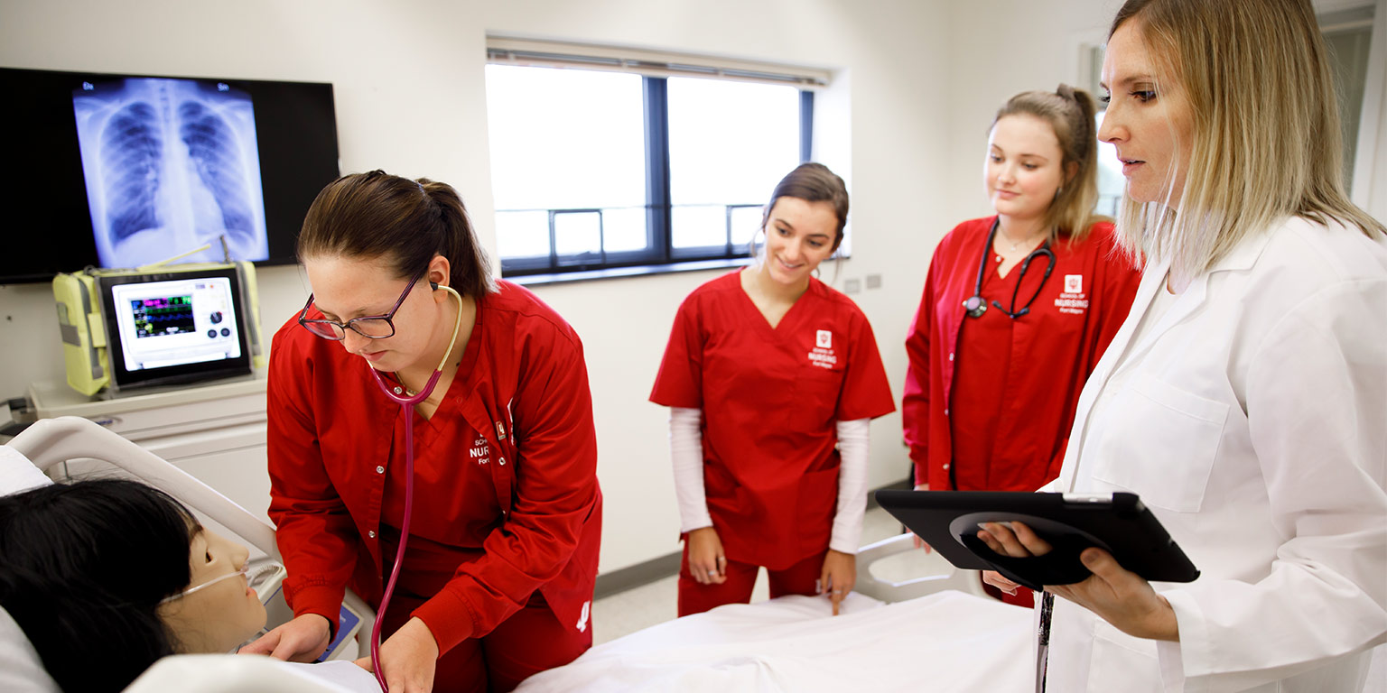 IUFW students and faculty in Sim Lab