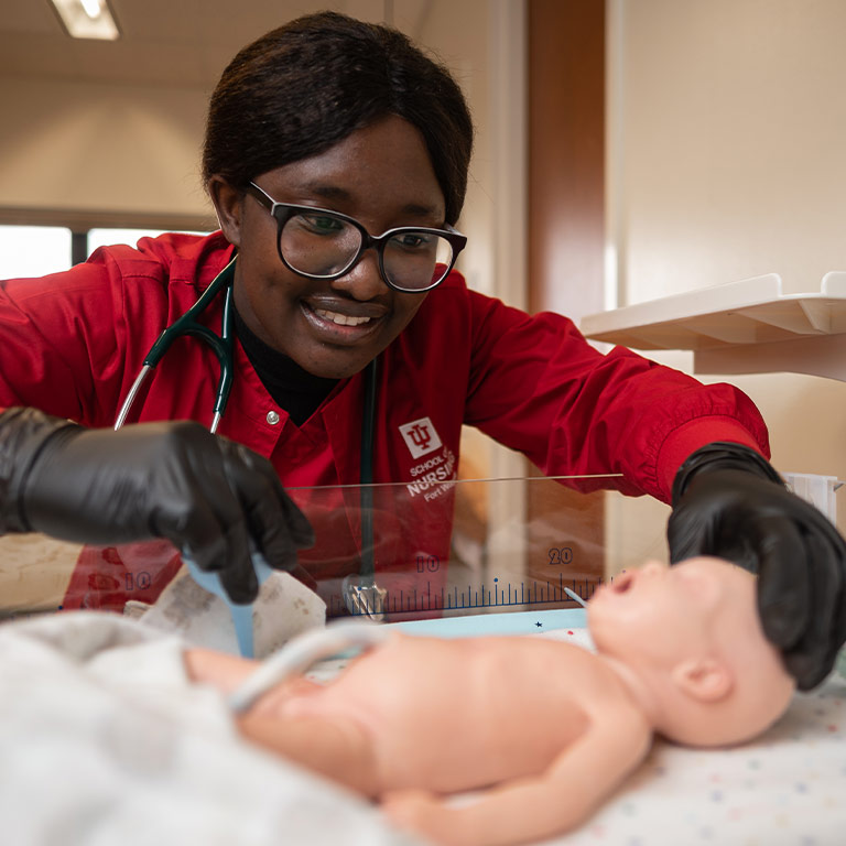 IUFW student in sim lab